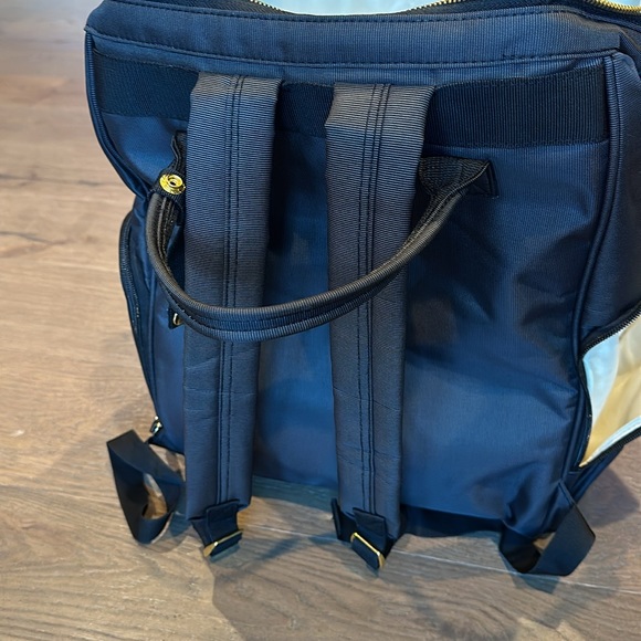 Idaho Jones Chertsey Breast Pump Bag and Accessories - Picture 4 of 9